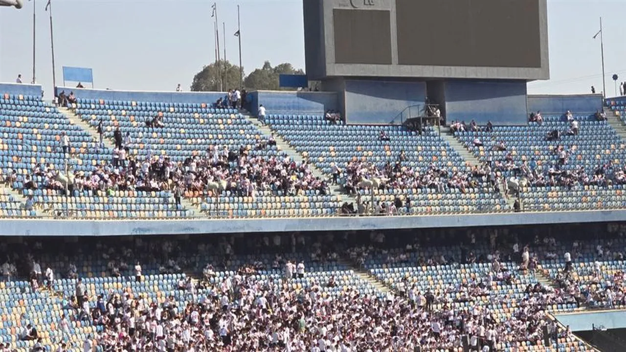 رد فعل مفاجئ من جماهير الزمالك عقب الخسارة أمام الأهلي.. ماذا حدث في ستاد القاهرة؟